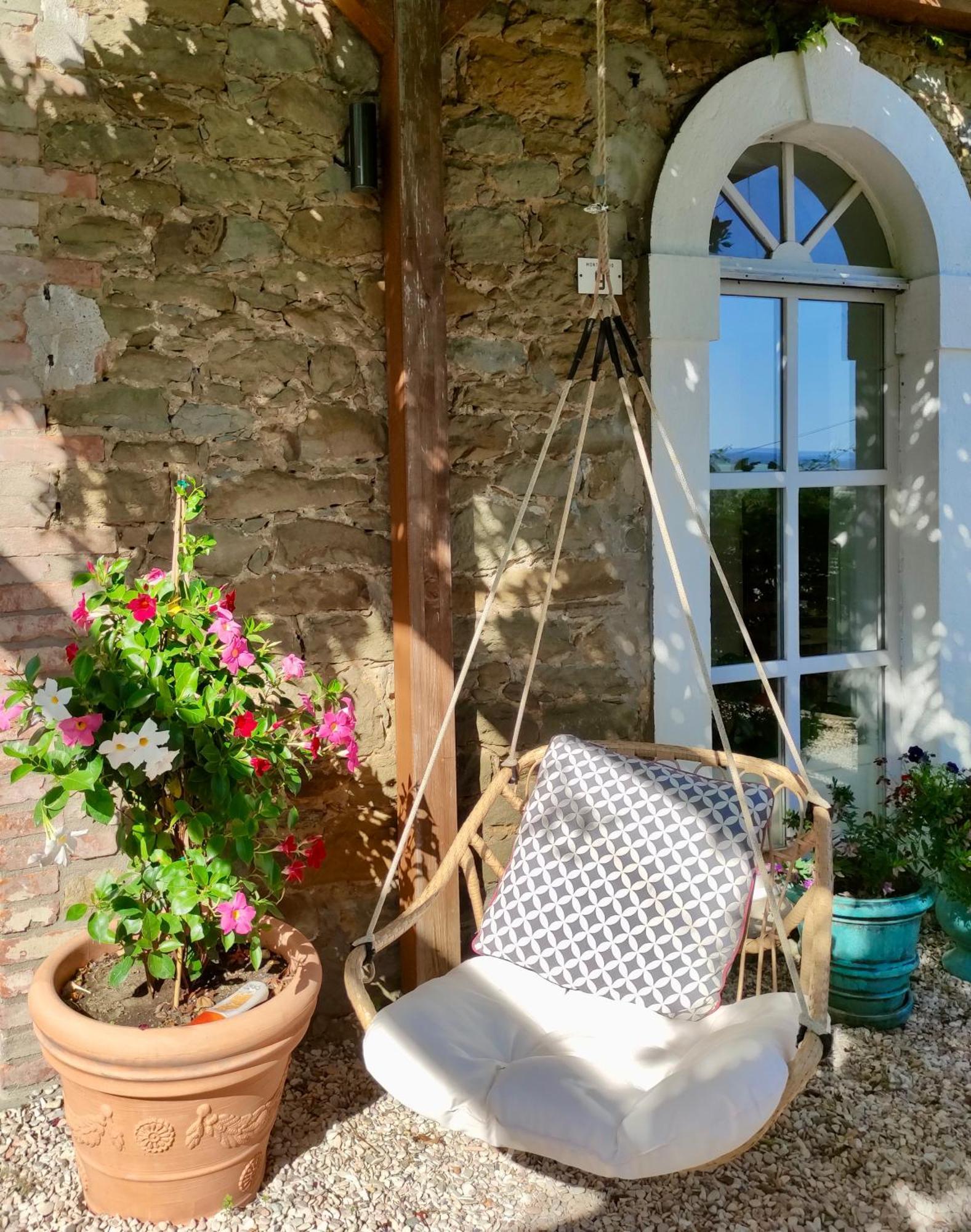 Private Stone Cottage With Starlink & Lake View Tuoro sul Trasimeno Dış mekan fotoğraf